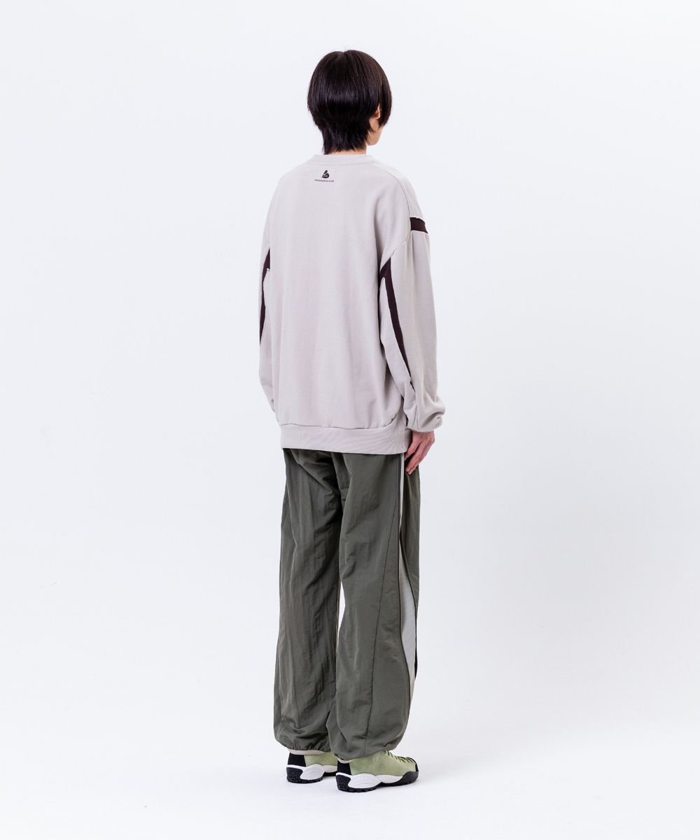 suspenders skirt/pants model image-S4L14
