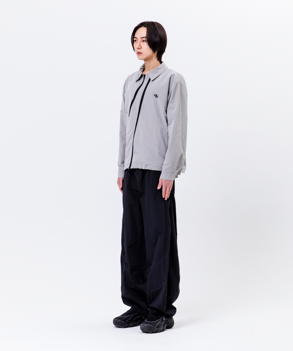 suspenders skirt/pants model image-S4L16